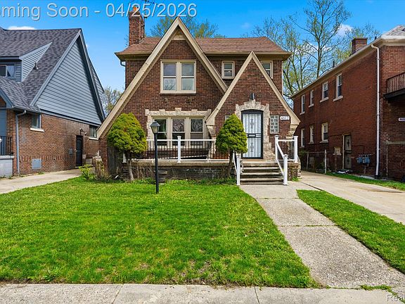 2nd image of 4612 Balfour Rd