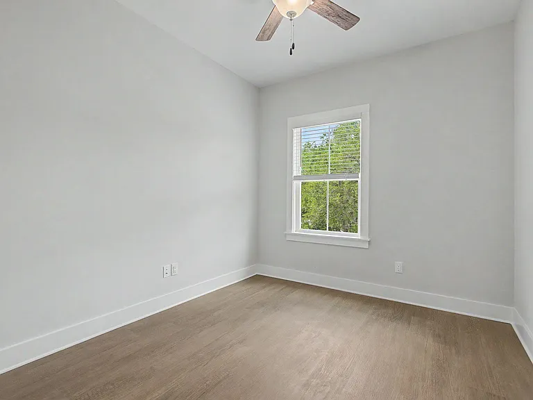 4065 Four Oaks Blvd — Photo 31