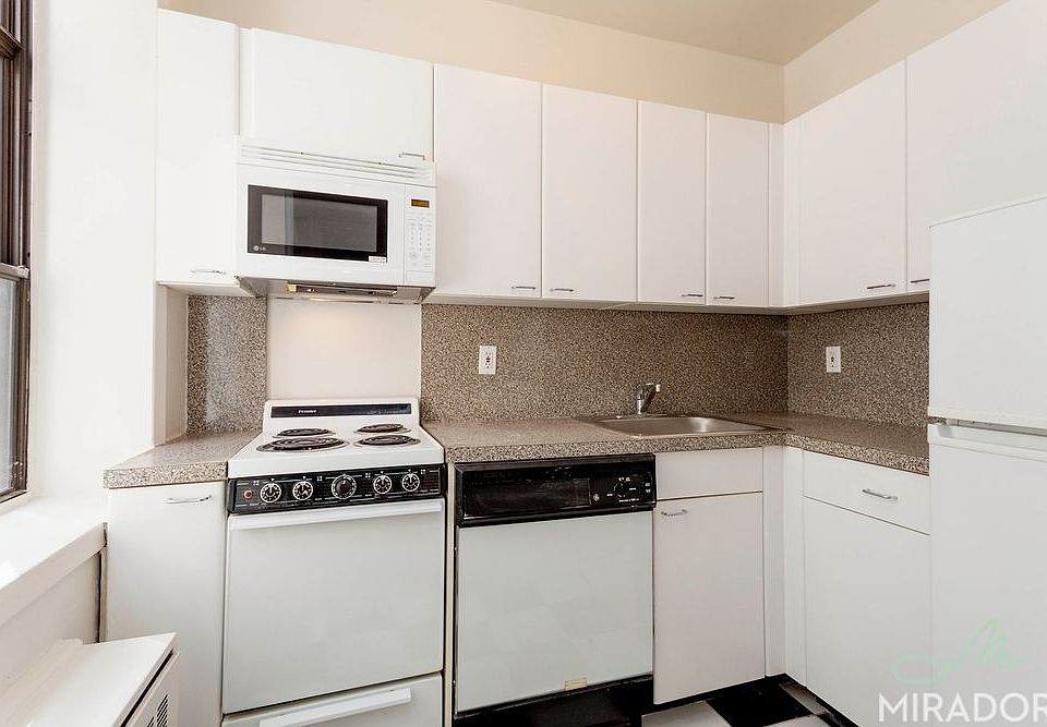 2nd image of 132 E 45th St APT 9I