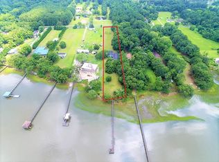 1109 Harts Bluff Rd, Wadmalaw Island, SC 29487