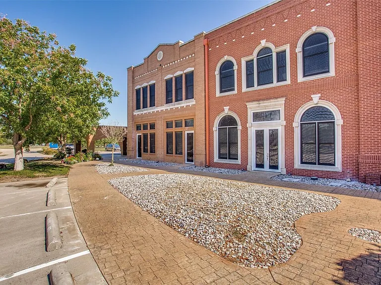 11351 Hilltop Rd — Photo 32