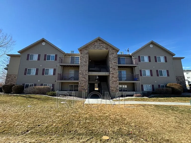 79 W Ridge Rd — Photo 1