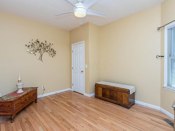 4th image of 181 Oakwood Ct