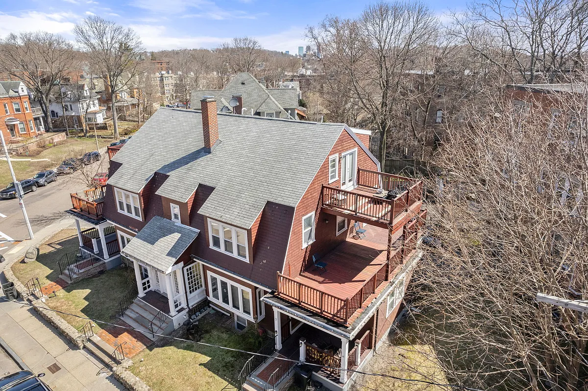Building Photo - 29 Sutherland Rd #A