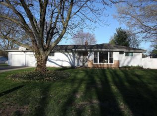 7690 Lamplight Dr, Jenison, MI 49428