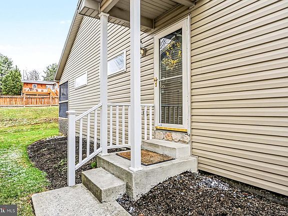4th image of 112 Holly Hills Dr