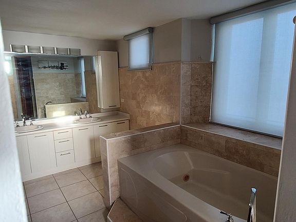 4th image of 514 Calle Mar Caribe