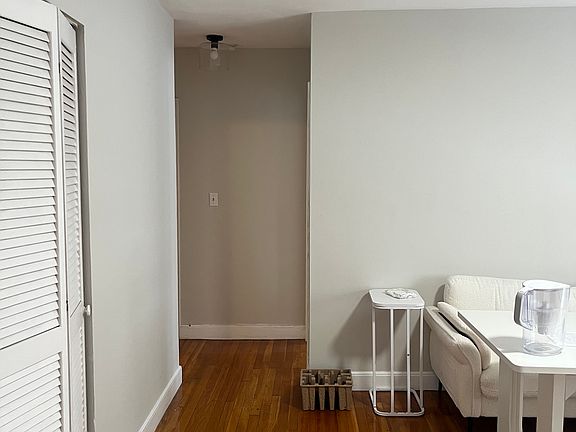 2nd image of 69 Chiswick Rd APT 6