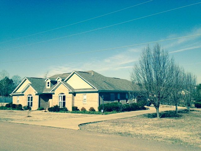 1st image of 312 Lakes Dr N