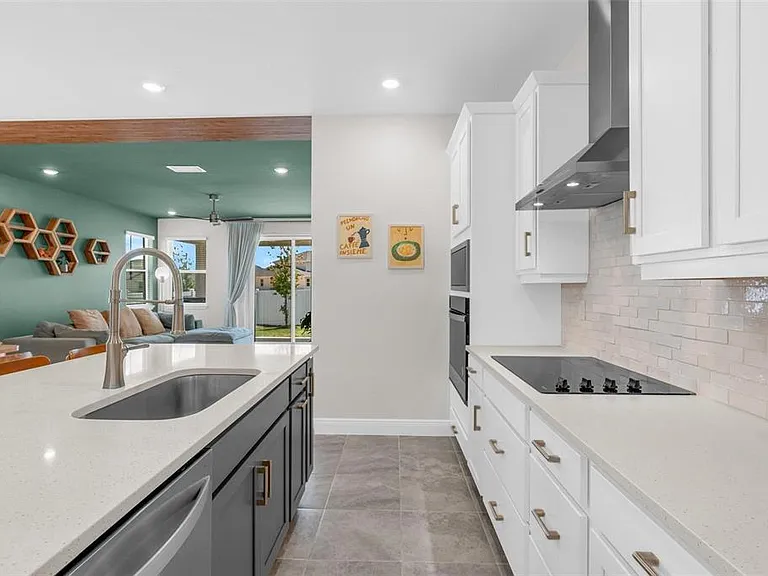 2019 Sunshine Peak Dr — Photo 13