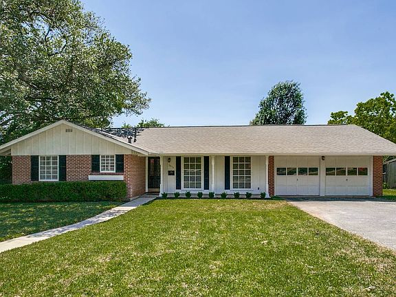 2nd image of 3218 Oakleaf Dr