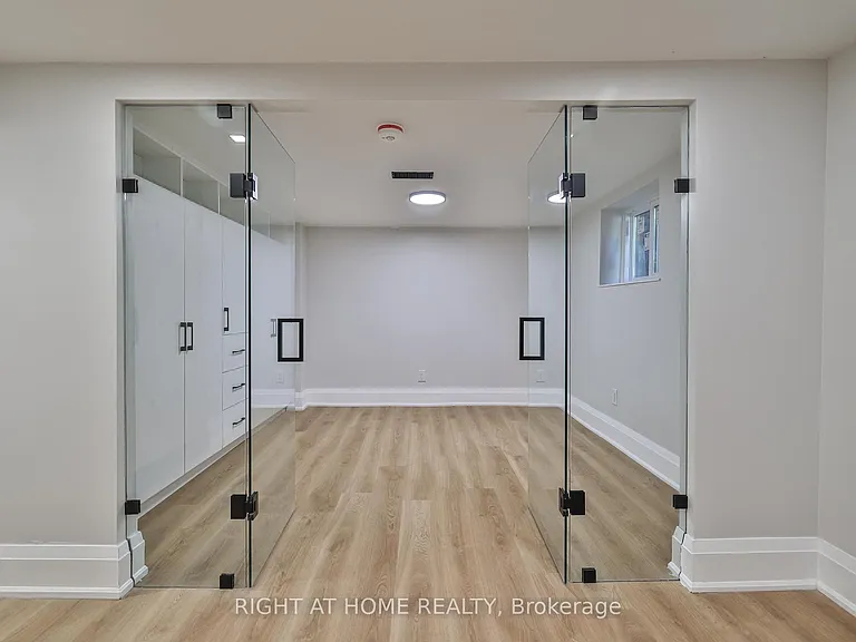 248 Garden Ave #LOWER — Photo 5