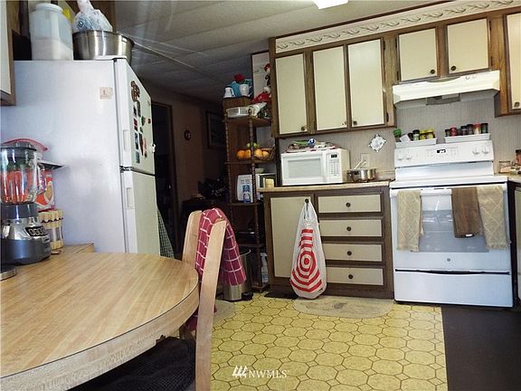 4th image of 3001 S 288th St Trailer 305