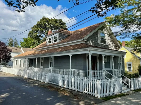 113 Constitution St, Bristol, RI 02809