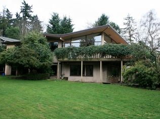 8237 Merrimount Dr, Mercer Island, WA 98040