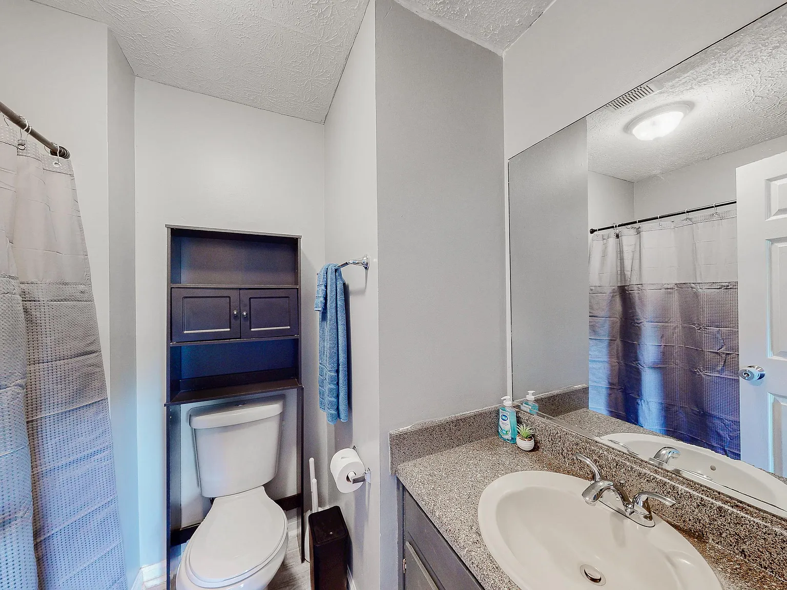 3 bed, 2.0 bath, 1045 sqft, $1,018 — Photo 4