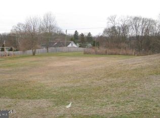 Harmon Ln, Watsontown, PA 17777