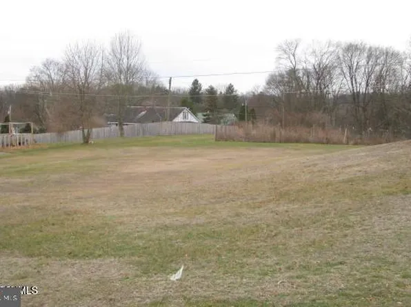 Harmon Ln, Watsontown, PA 17777