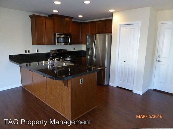 4th image of 431 200th St SW