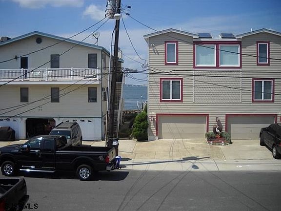 4th image of 328 W 17th St