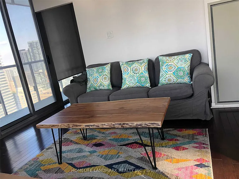 37 Grosvenor St #3103 — Photo 7