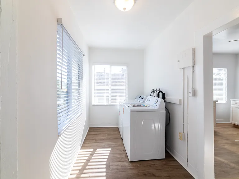1610 Kearney St — Photo 17