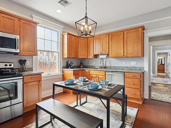5th image of 4520 Annunciation St