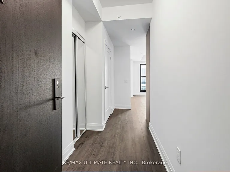 20 Soudan Ave #3411 — Photo 8