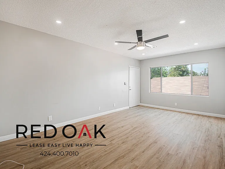 1589 E 47th St #3 — Photo 1