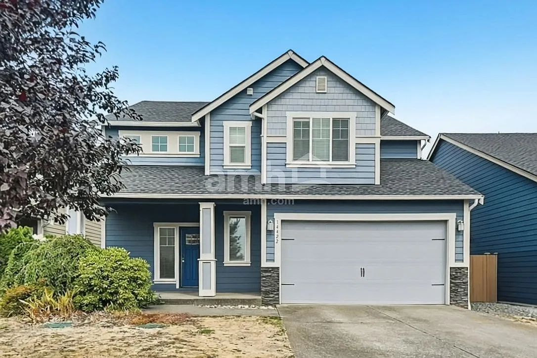 4 bed, 2.5 bath, 2198 sqft, $3,070 — Photo 1