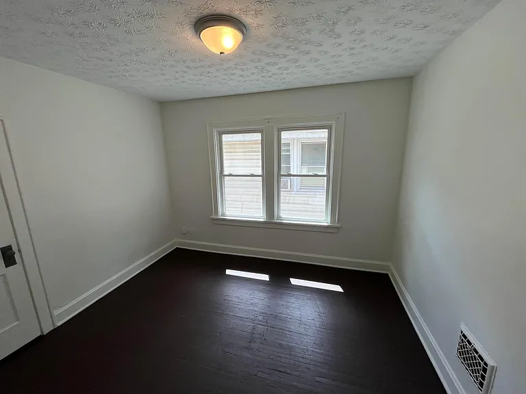 920 E 17th Ave — Photo 5