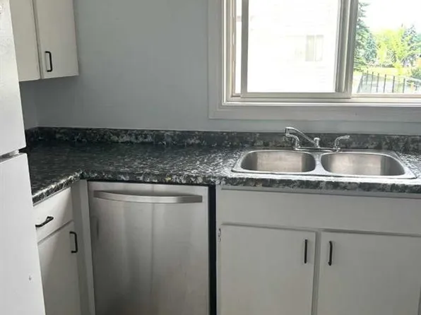 600 S Signal Rd #301, Wood Buffalo, AB T9H 3Z4
