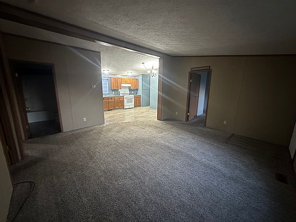3rd image of 523 Carey St