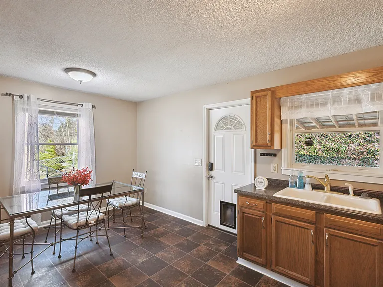198 Harmony Dr — Photo 20