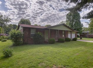 26 Indian Dr, Wood River, IL 62095