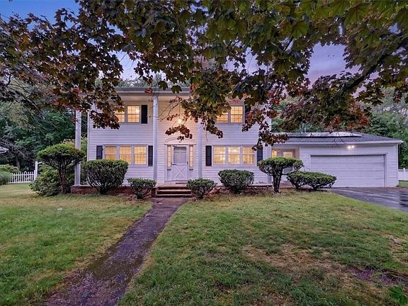 4th image of 24 Forest View Dr