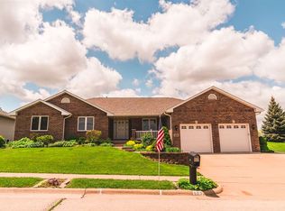 803 Dorothy Kay Dr, Dubuque, IA 52003