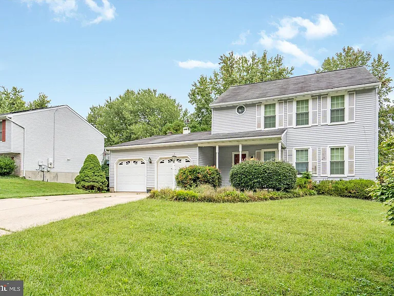 2505 Buckingham Ct — Photo 3