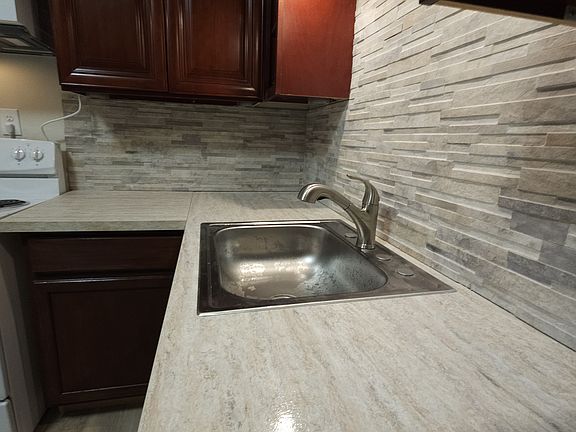 3rd image of 834 Xenia Ave #834