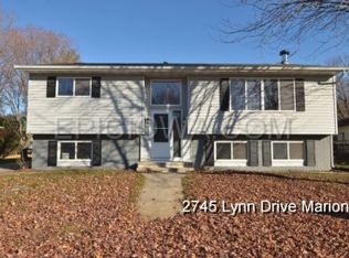 2745 Lynn Dr, Marion, IA 52302