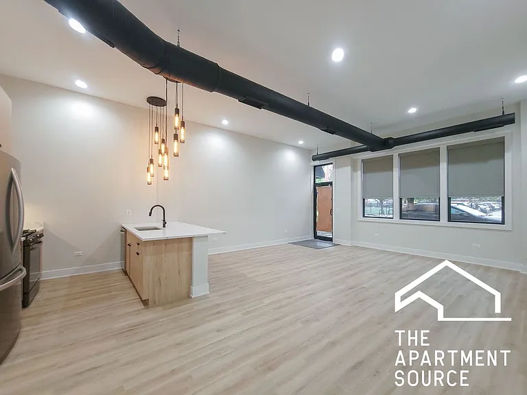 3830 N Southport Ave #1 — Photo 5