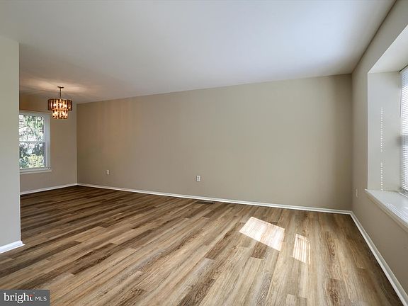 5th image of 2624 Cranberry Cir