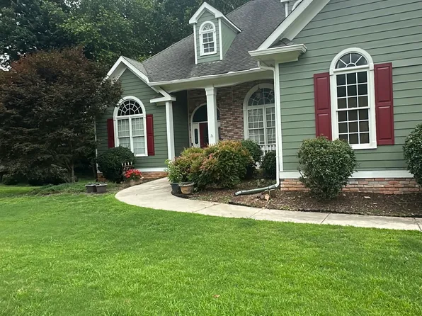 2195 Misty Oaks Dr, Buford, GA 30519