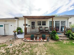 624 G St NE, Miami, OK 74354