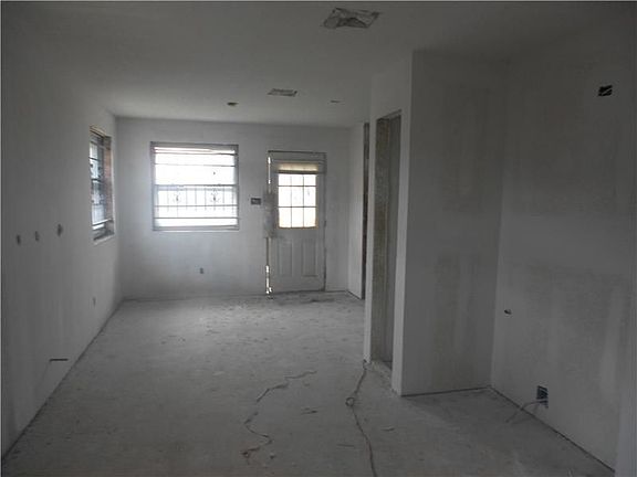 3rd image of 8710 Scottsdale Dr