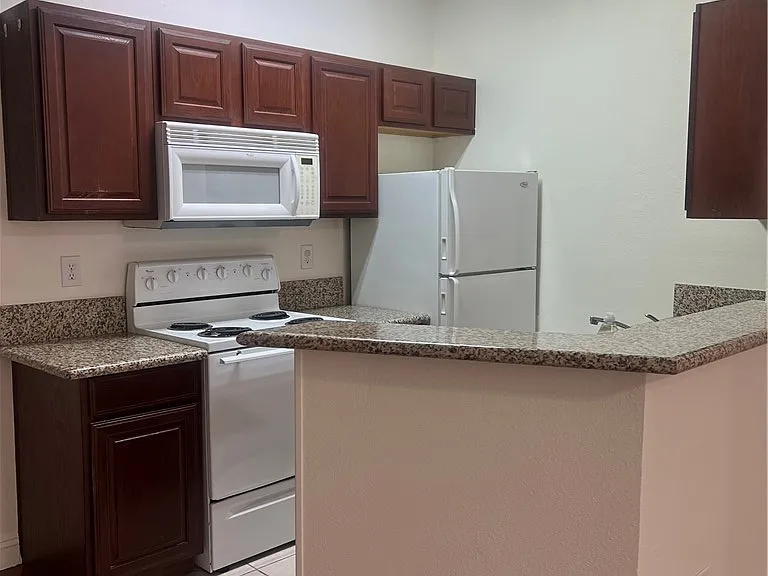 5166 S Jones Blvd #101 — Photo 6