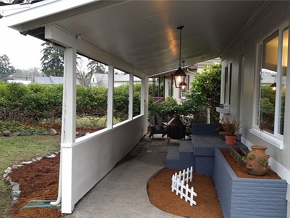 2nd image of 36 Columbia Cir SW