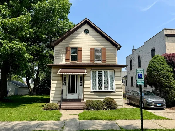 2326 Walnut St, Blue Island, IL 60406