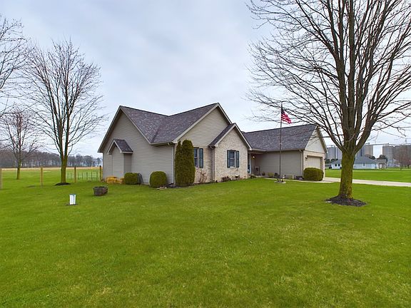 2nd image of 880 Bridle Ln