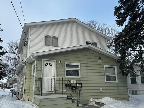 1038 College St N, Fargo, ND 58102